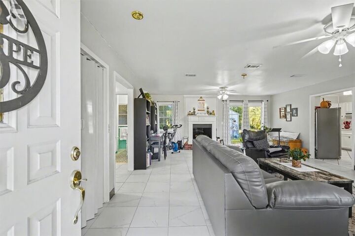 Property Photo:  803 E Barnard Street  GA 30427 