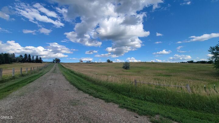 Property Photo:  South 3744 Roughrider Lane  ND 58554 