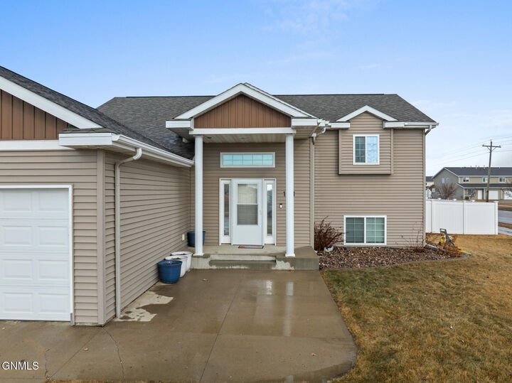 Property Photo:  1211 34th Avenue SE  ND 58701 