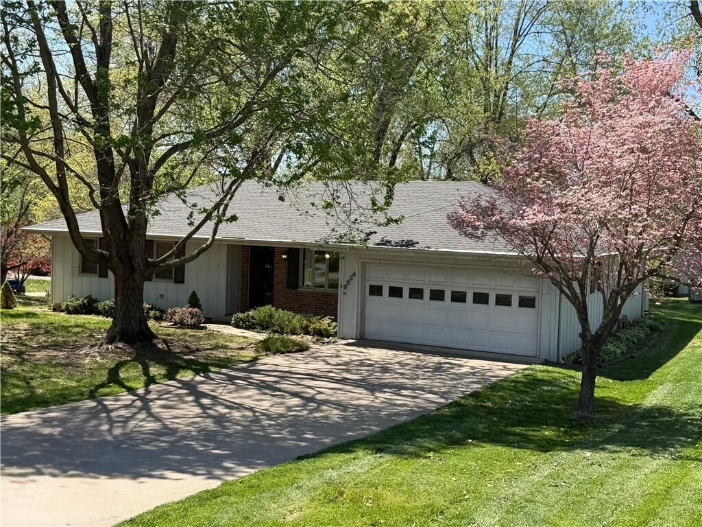 Property Photo:  5524 S 39th Terrace  MO 64503 