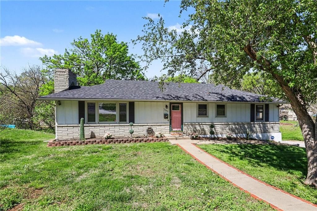 Property Photo:  7002 N Baltimore Avenue  MO 64118 
