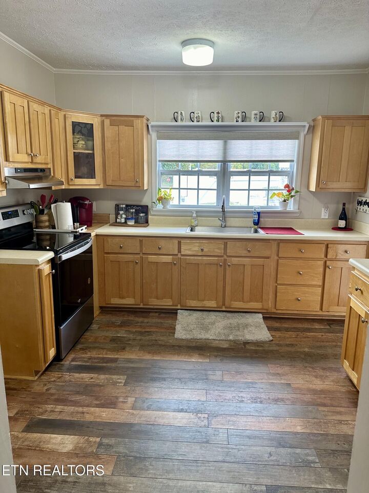 Property Photo:  203 W Cumberland St  TN 37763 