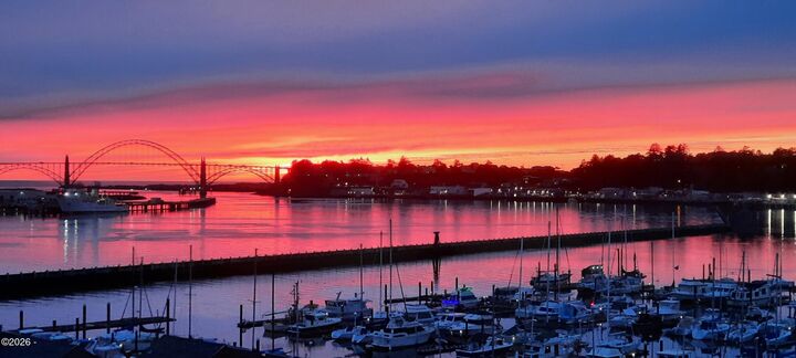 Property Photo:  1000 SE Bay Boulevard 506/606  OR 97365 