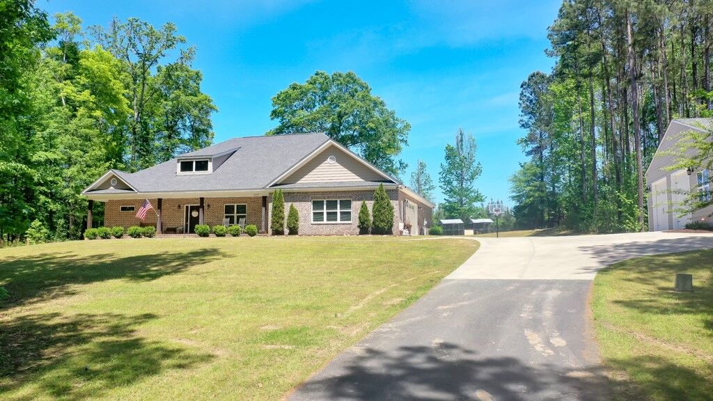 Property Photo: 4508 Pebble Shore Drive AL 36804