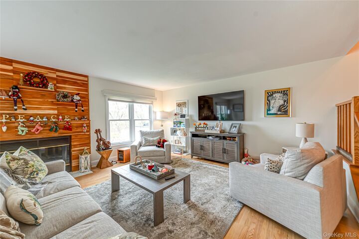 Property Photo:  404 Mountain Ridge Drive  NY 11766 