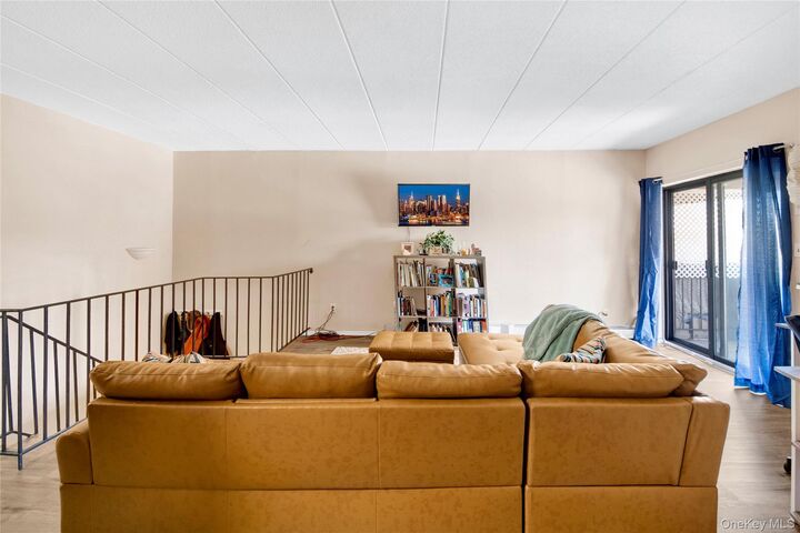 Property Photo: 721 Thieriot Avenue NY 10473