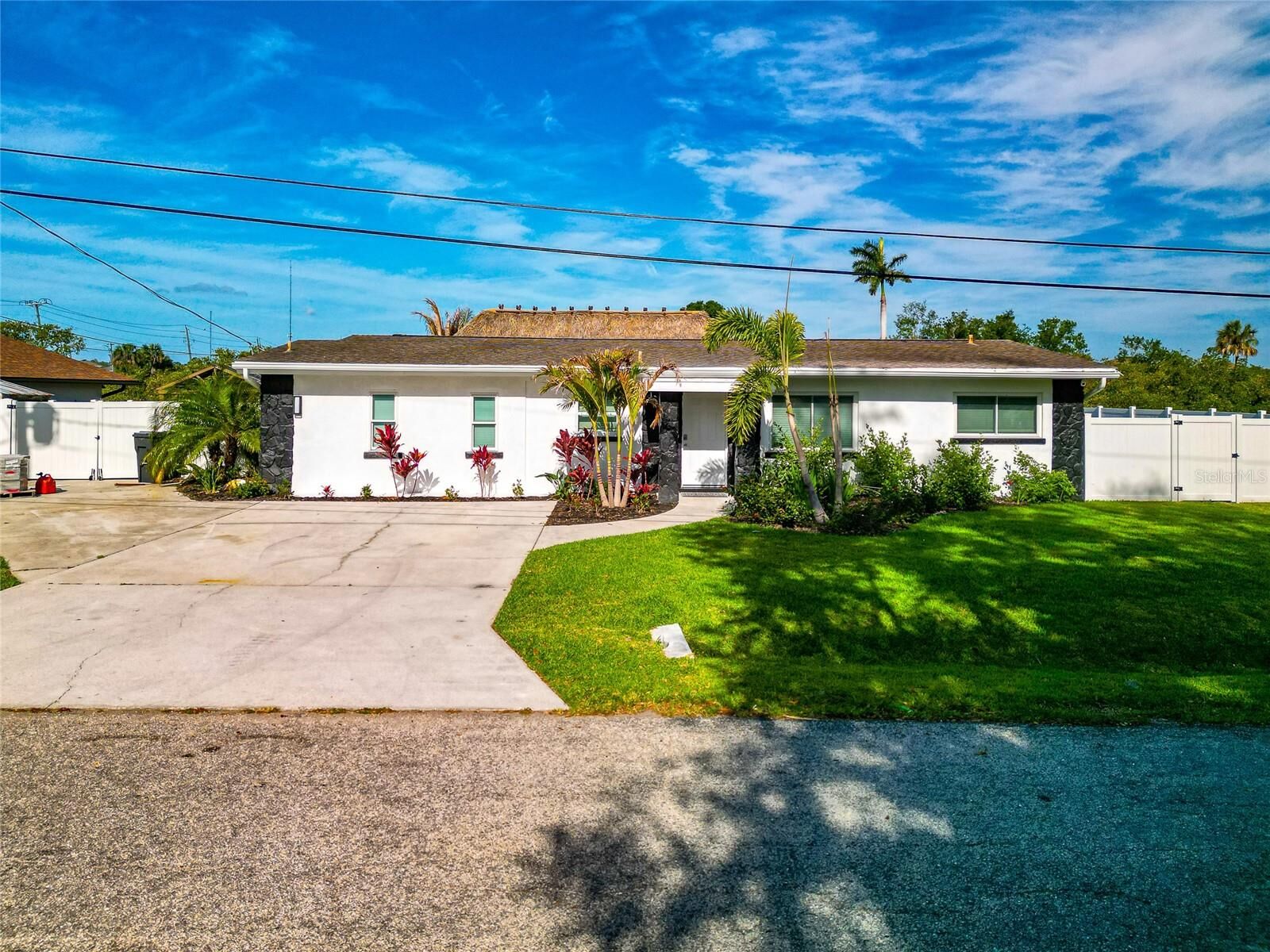 Property Photo:  2506 41st Street E  FL 34208 