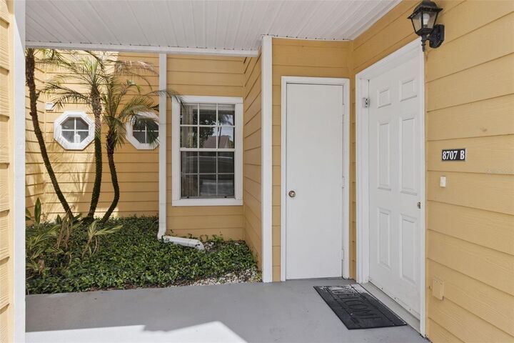 Property Photo: 8707 Knightsbridge Court B FL 34747