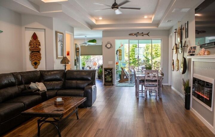 Property Photo:  4 Ulmacea Place  FL 32137 