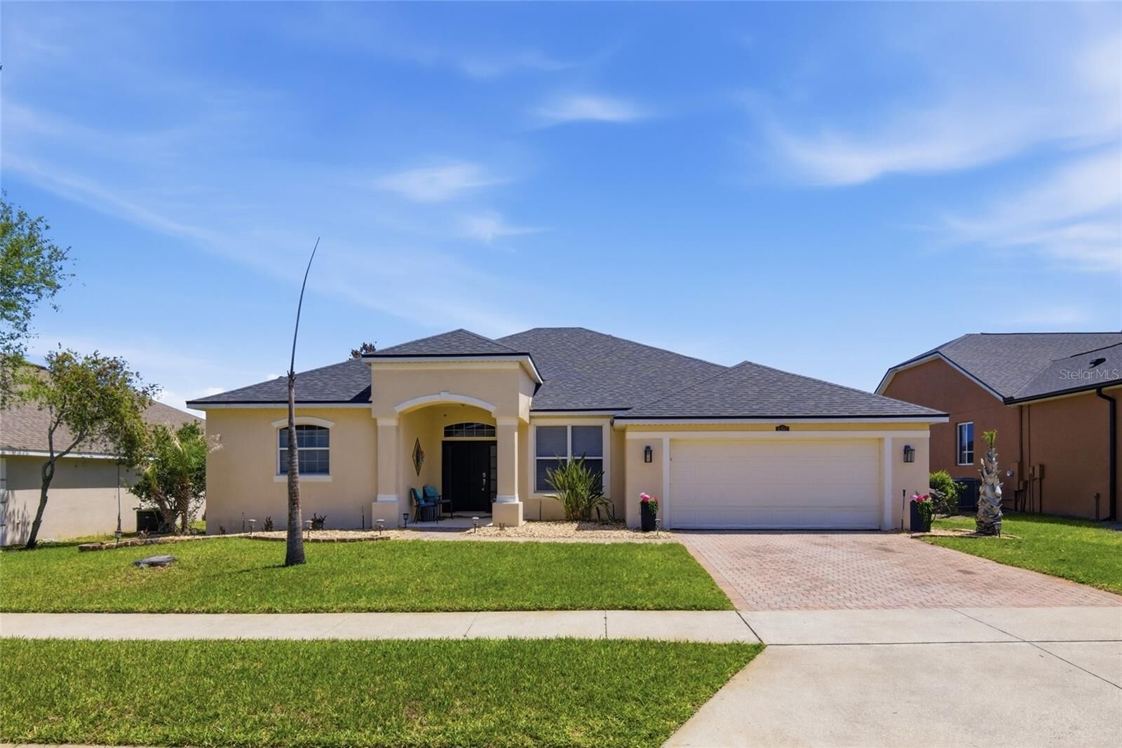 Property Photo:  5347 Cape Hatteras Drive  FL 34714 