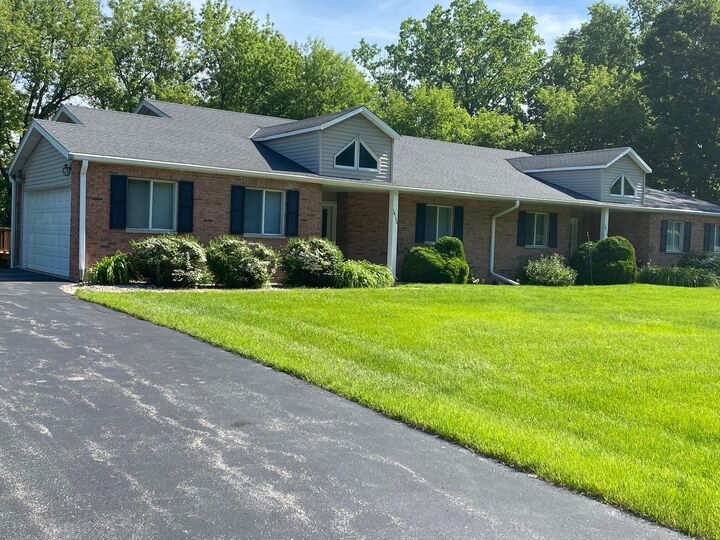 Property Photo:  19120 Emerald Dr 19120   53045 