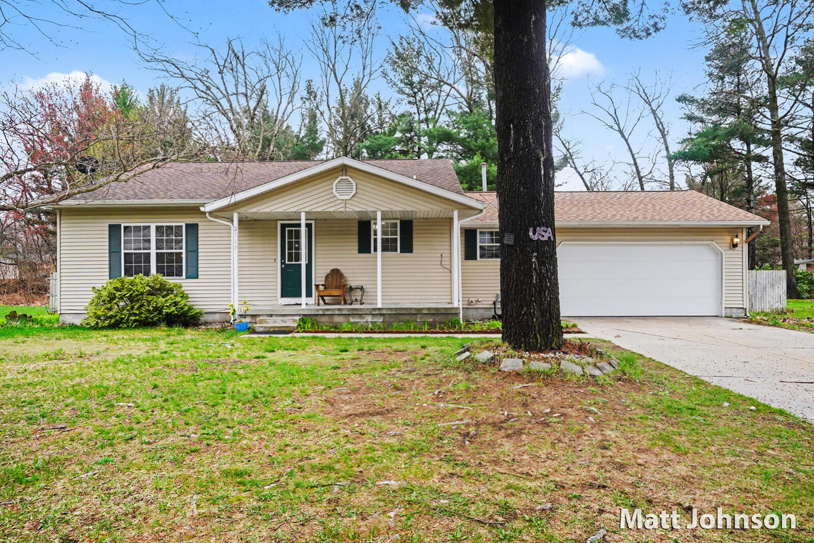 Property Photo:  2517 Renae Drive  MI 49442 