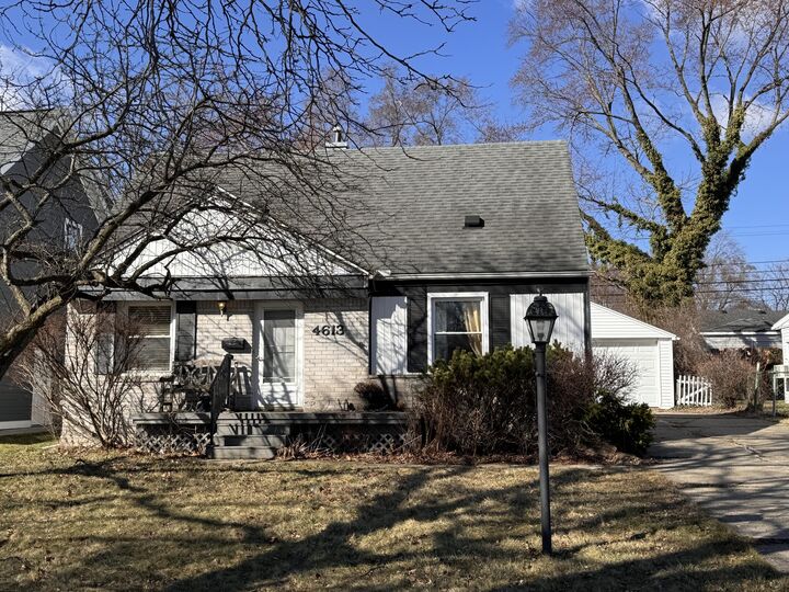 Property Photo:  4613 Tonawanda Avenue  MI 48073 