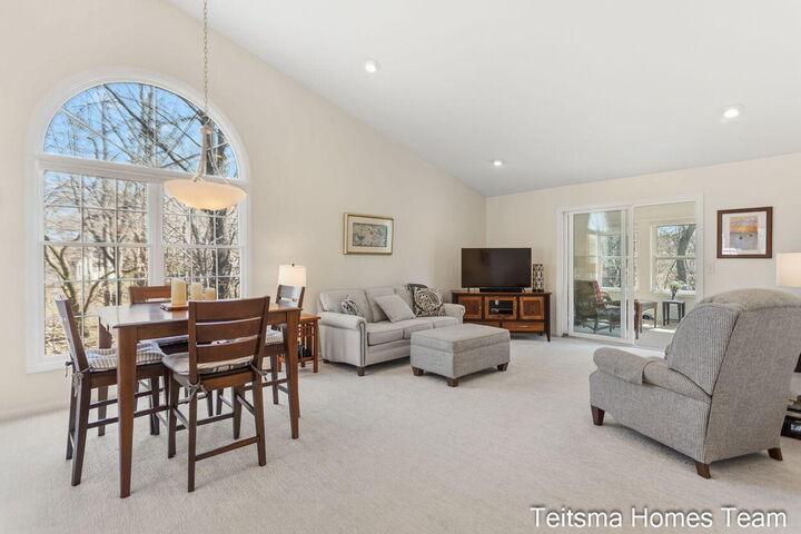 Property Photo:  1546 Beechtree Commons  MI 49417 