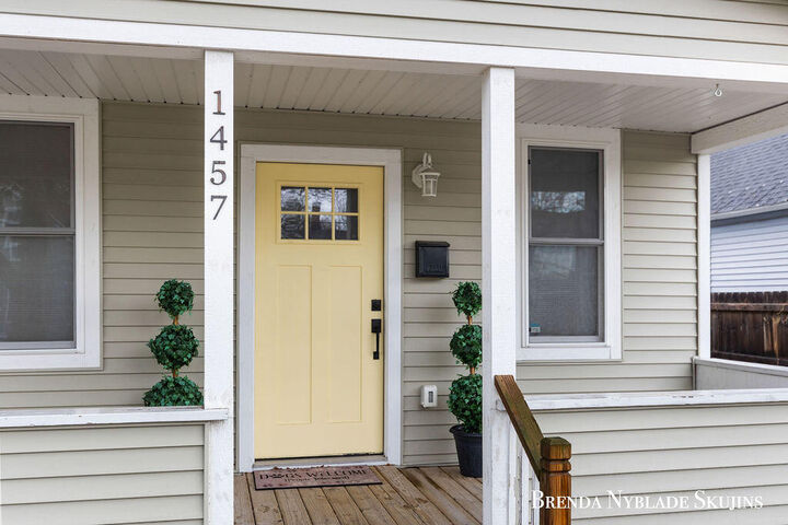 Property Photo:  1457 7th Street  MI 49441 