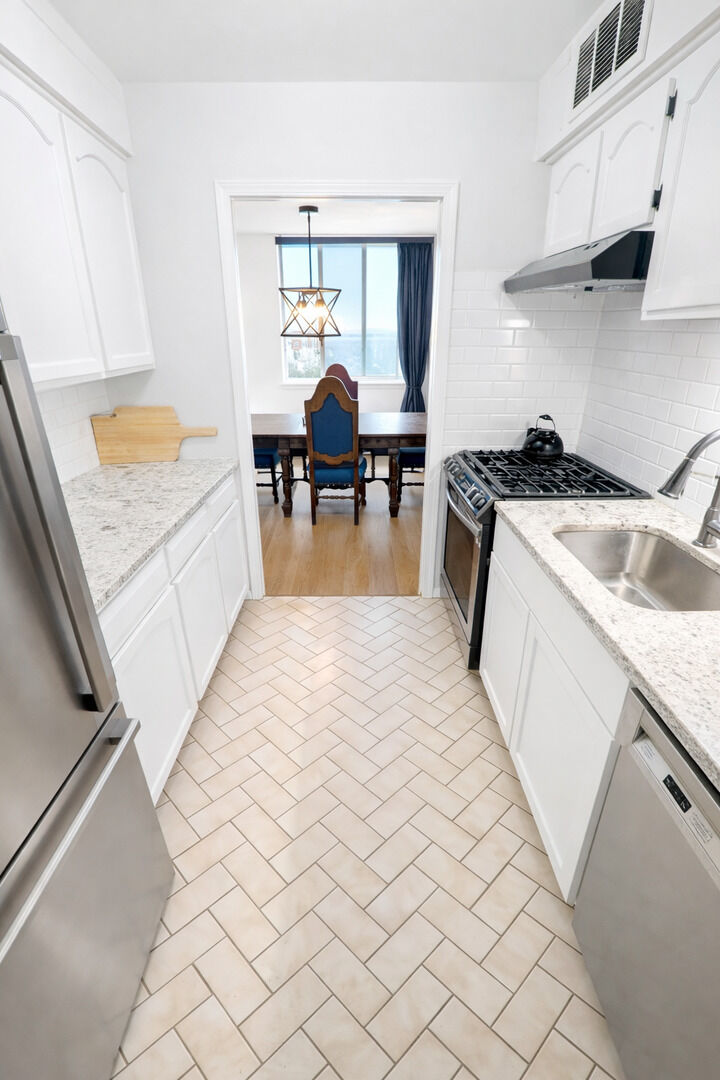 Property Photo:  40 N Tower Road 6G  IL 60523 