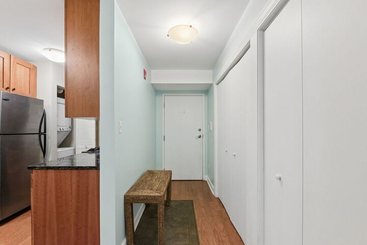 Property Photo:  1414 Elmwood Avenue 1G  IL 60201 