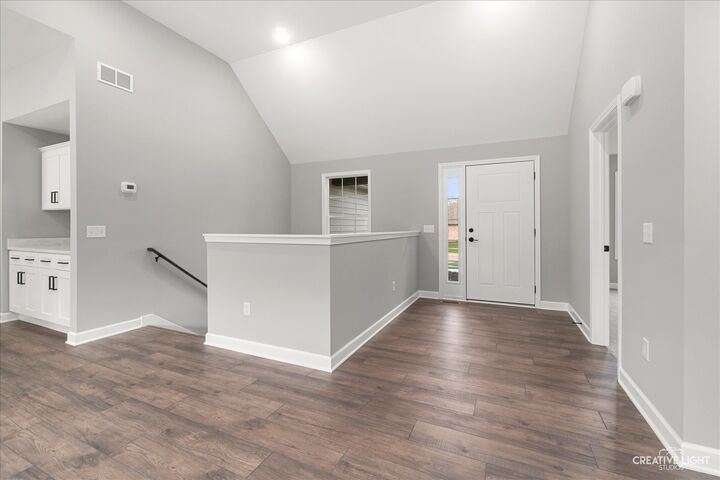 Property Photo: 909 Bainbridge Court IL 60548