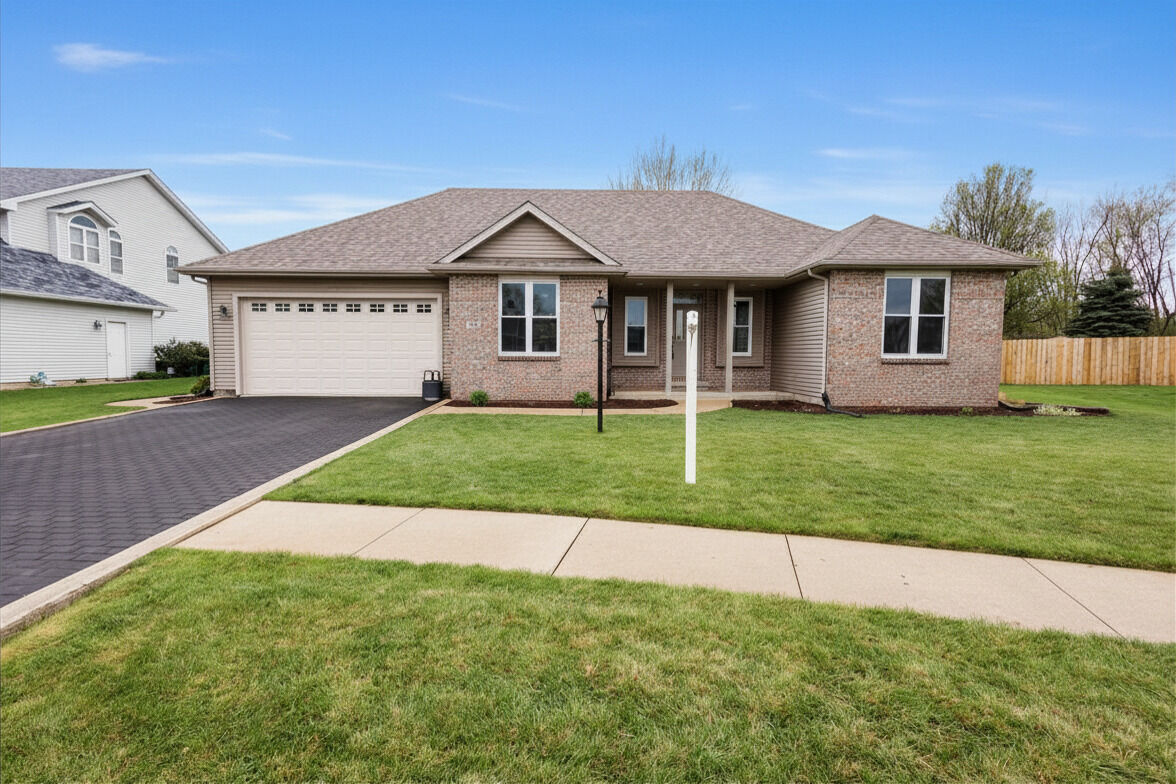 Property Photo:  141 Old Farm Mid Court  IL 60915 