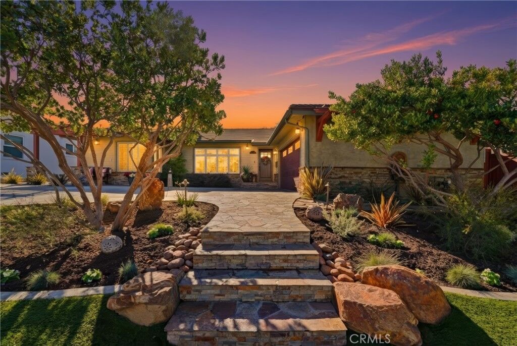 Property Photo:  5220 E El Roble  CA 90815 