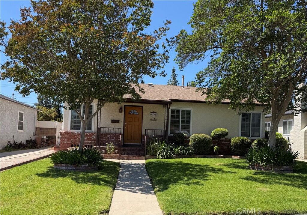 Property Photo:  1835 N Maple  CA 91505 