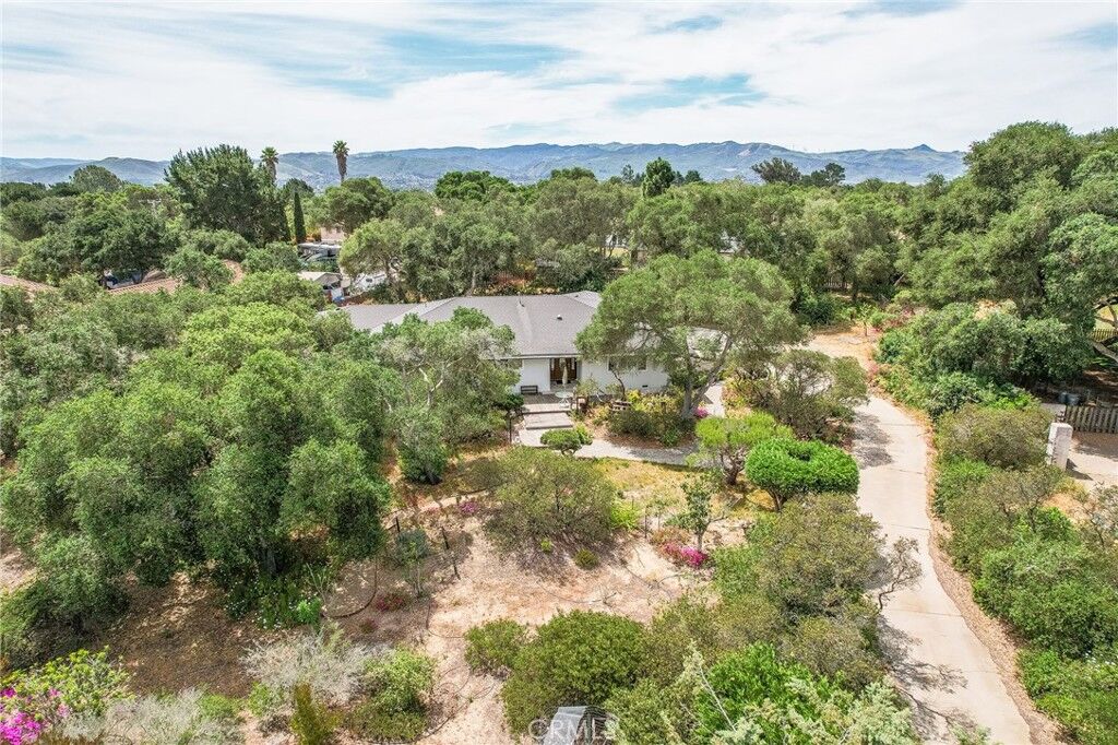 Property Photo:  1260 Onstott  CA 93436 