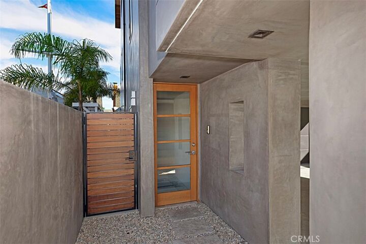 Property Photo:  1139 W Balboa Blvd  CA 92661 