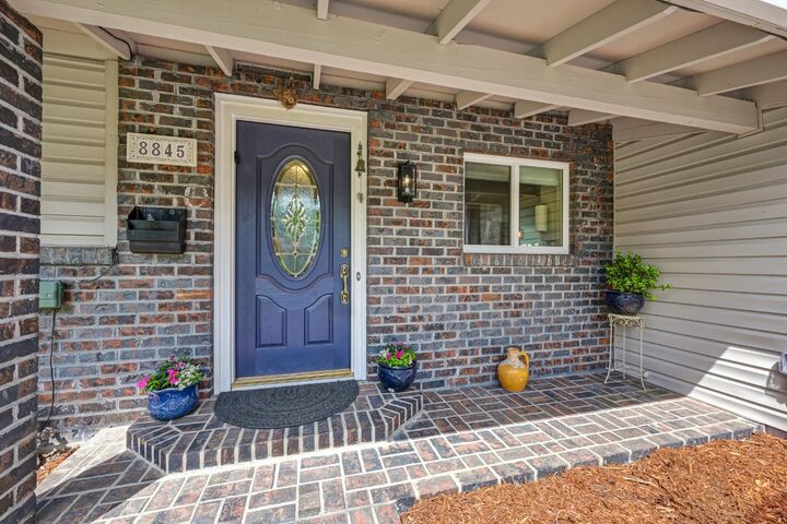 Property Photo:  8845 Anona Way  CA 95662 