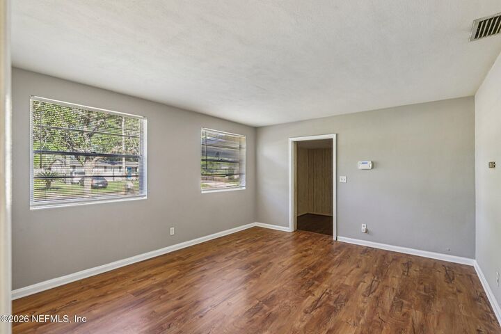 Property Photo: 3827 Colebrooke Drive FL 32210