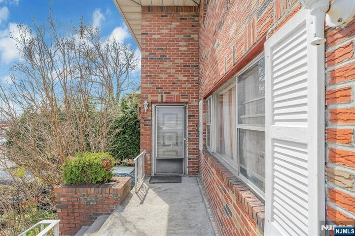 Property Photo:  439 Bergen Boulevard  NJ 07650 