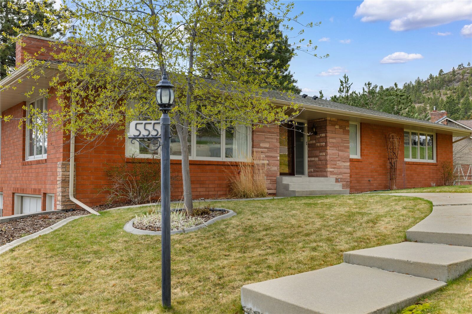 Property Photo:  555 S Roberts Street  MT 59601 