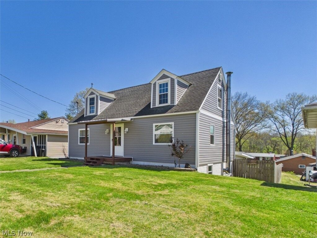 Property Photo:  2702 Cleveland Avenue  WV 26104 