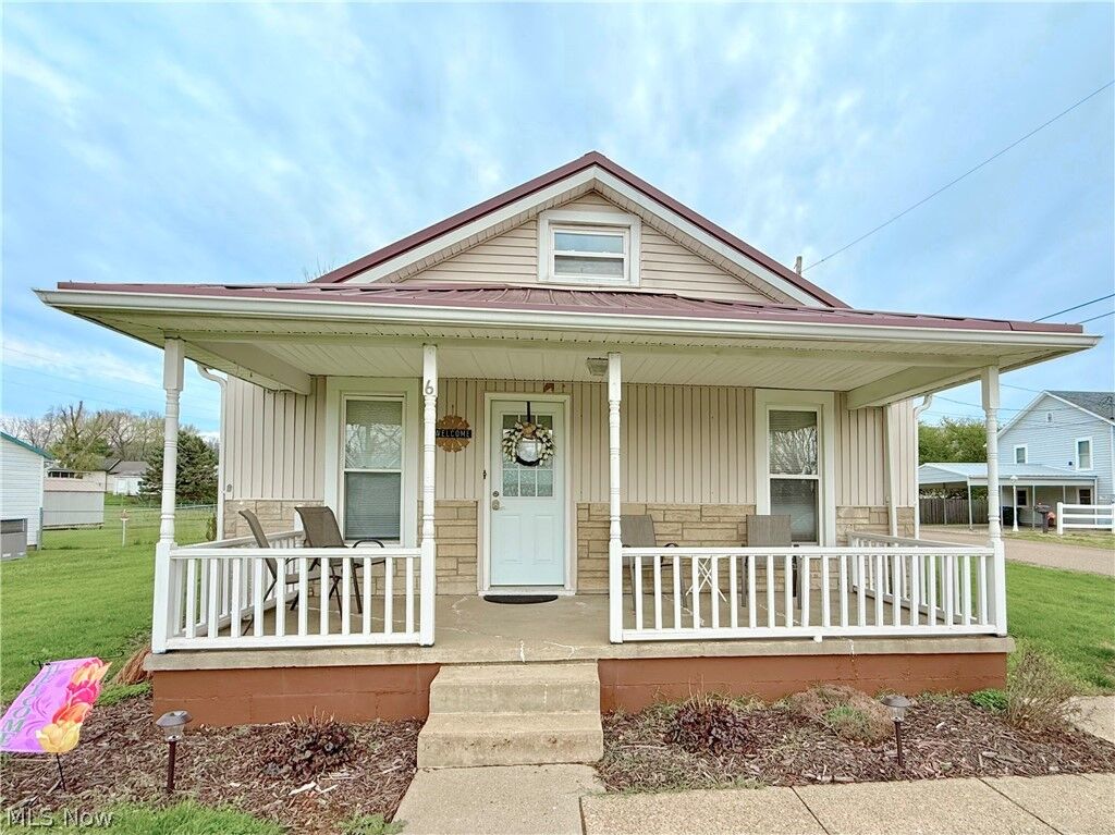 Property Photo:  6 7th Street  OH 45714 