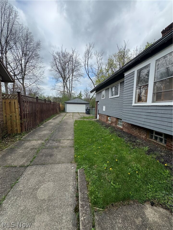 Property Photo:  3327 Bradford Road  OH 44118 