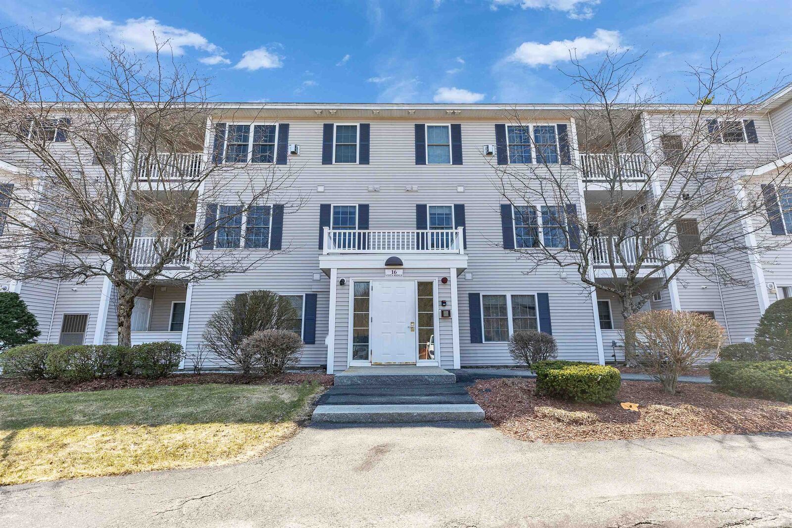 Property Photo:  16 Vista Ridge Drive  NH 03053 