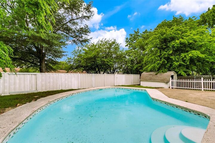 Property Photo:  5101 Longhorn Trail  TX 75043 