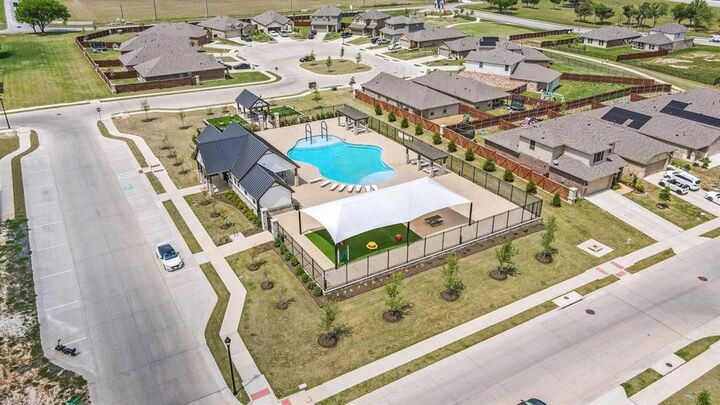 Property Photo:  105 Pinehurst Drive  TX 76023 