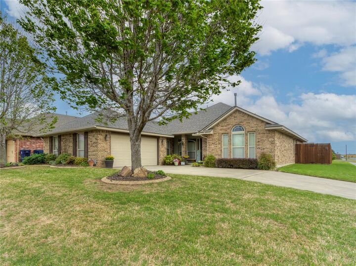 Property Photo:  10901 SW 31st Street  OK 73099 