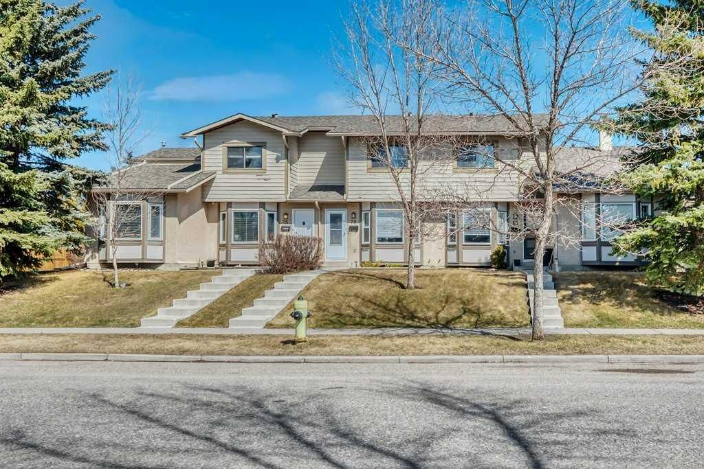 Property Photo:  75 Deerfield Drive SE  AB T2J 6T8 