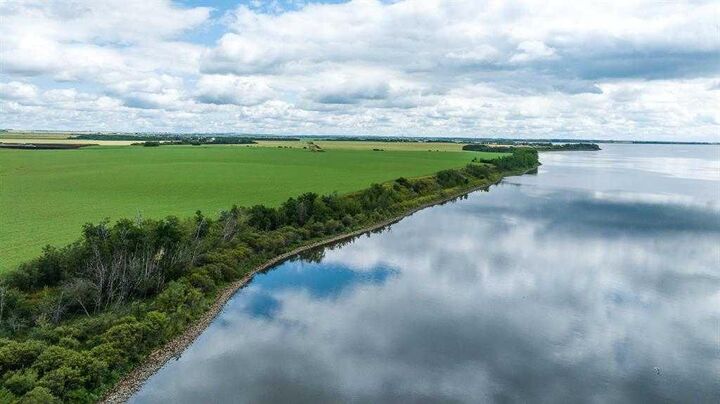 Property Photo: 73 Range Road AB T8V 2Z8