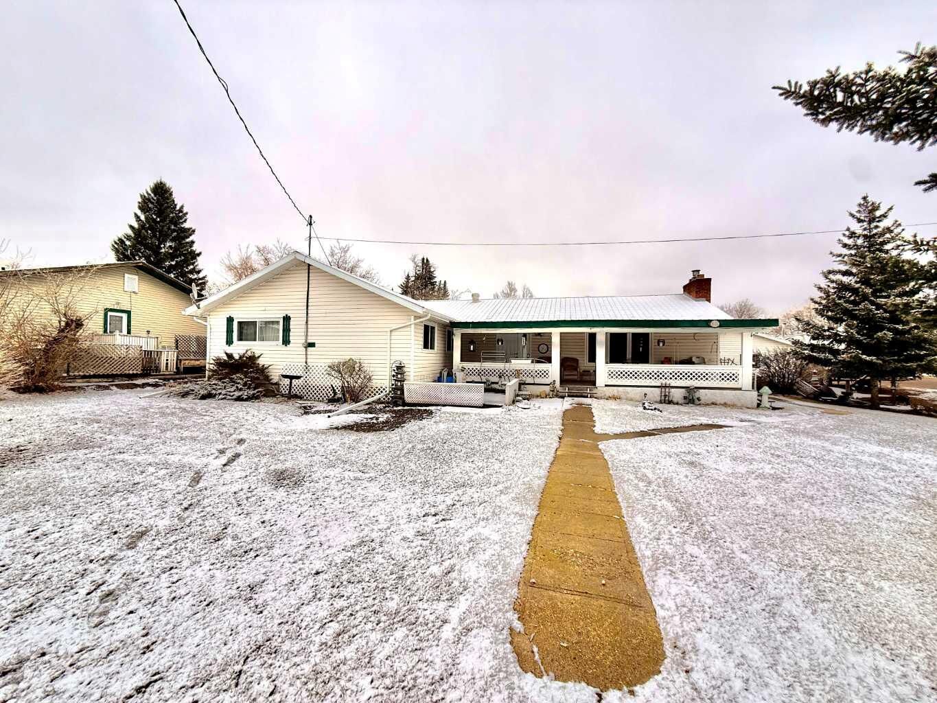 Property Photo: 5111 49 Street AB T0B 2H0