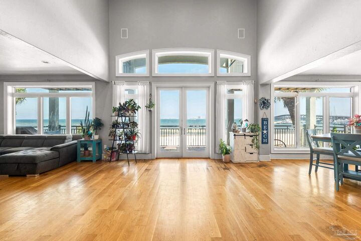 Property Photo:  528 Eventide Dr  FL 32561 