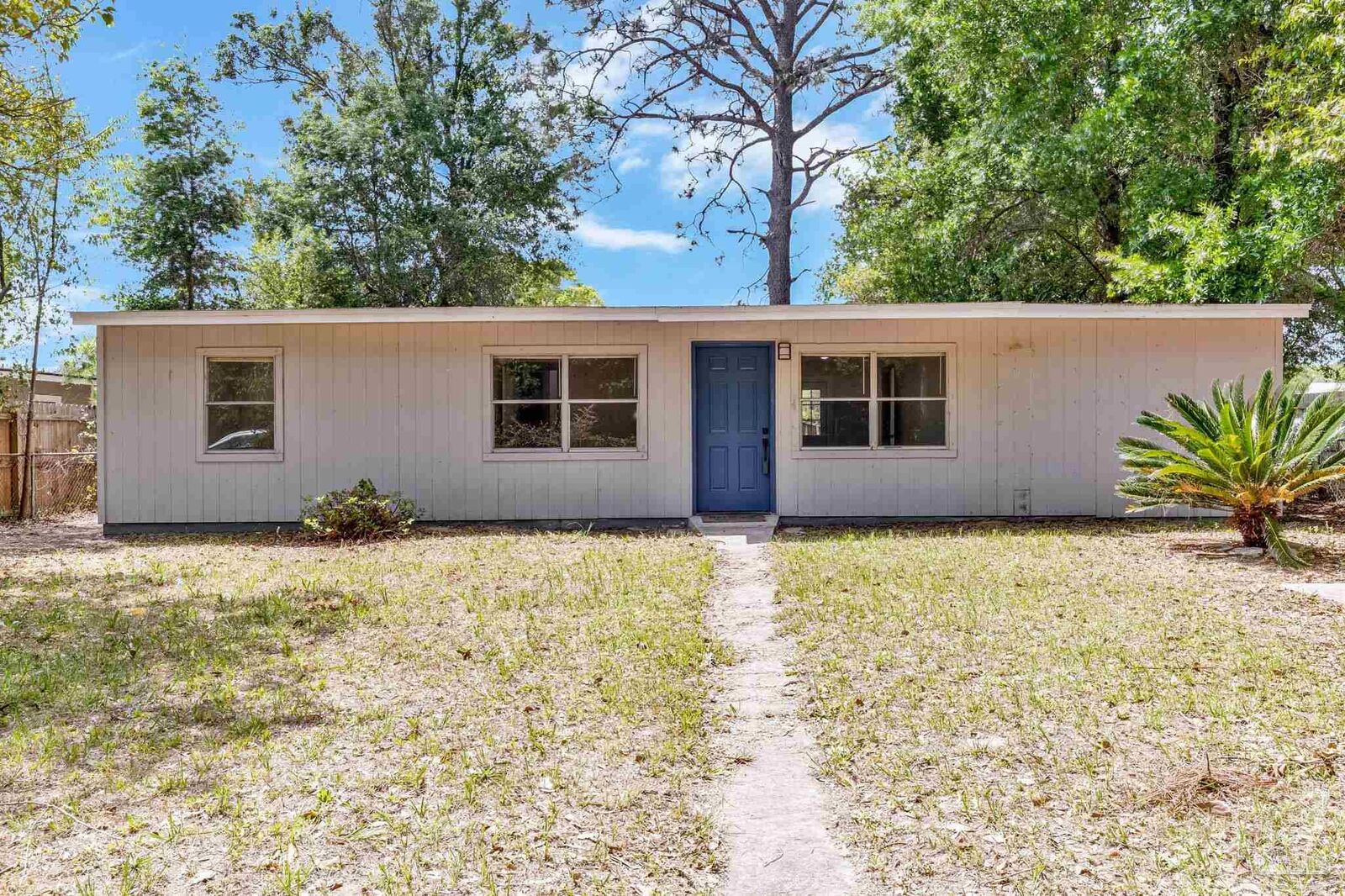 Property Photo:  6407 Skyline Dr  FL 32570 