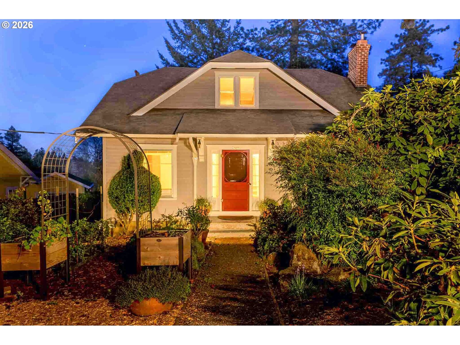 Property Photo:  8450 SW 37th Ave  OR 97219 