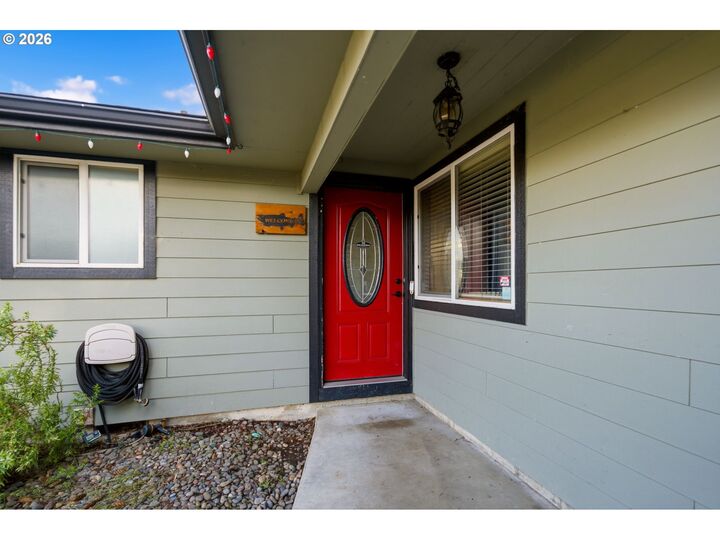Property Photo:  2418 NW 4th Ave  WA 98604 