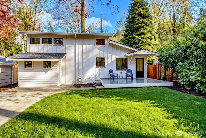 Property Photo: 560 NE Alder Street WA 98027