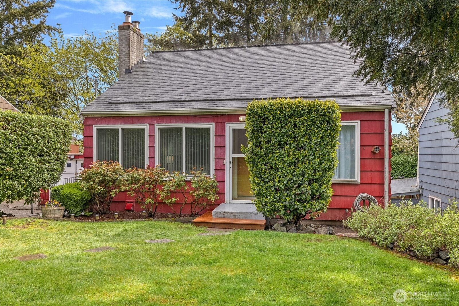 Property Photo:  10850  26th Avenue S  WA 98168 