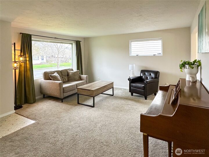 Property Photo:  611 E Joseph Avenue  WA 99208 