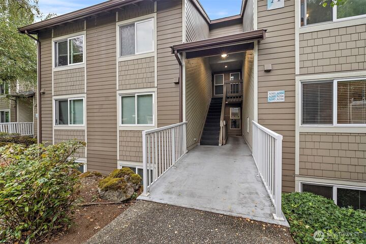 Property Photo:  200  Mt Park Boulevard SW A103  WA 98027 