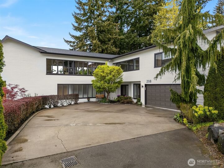 Property Photo:  208  19th Avenue  WA 98033 